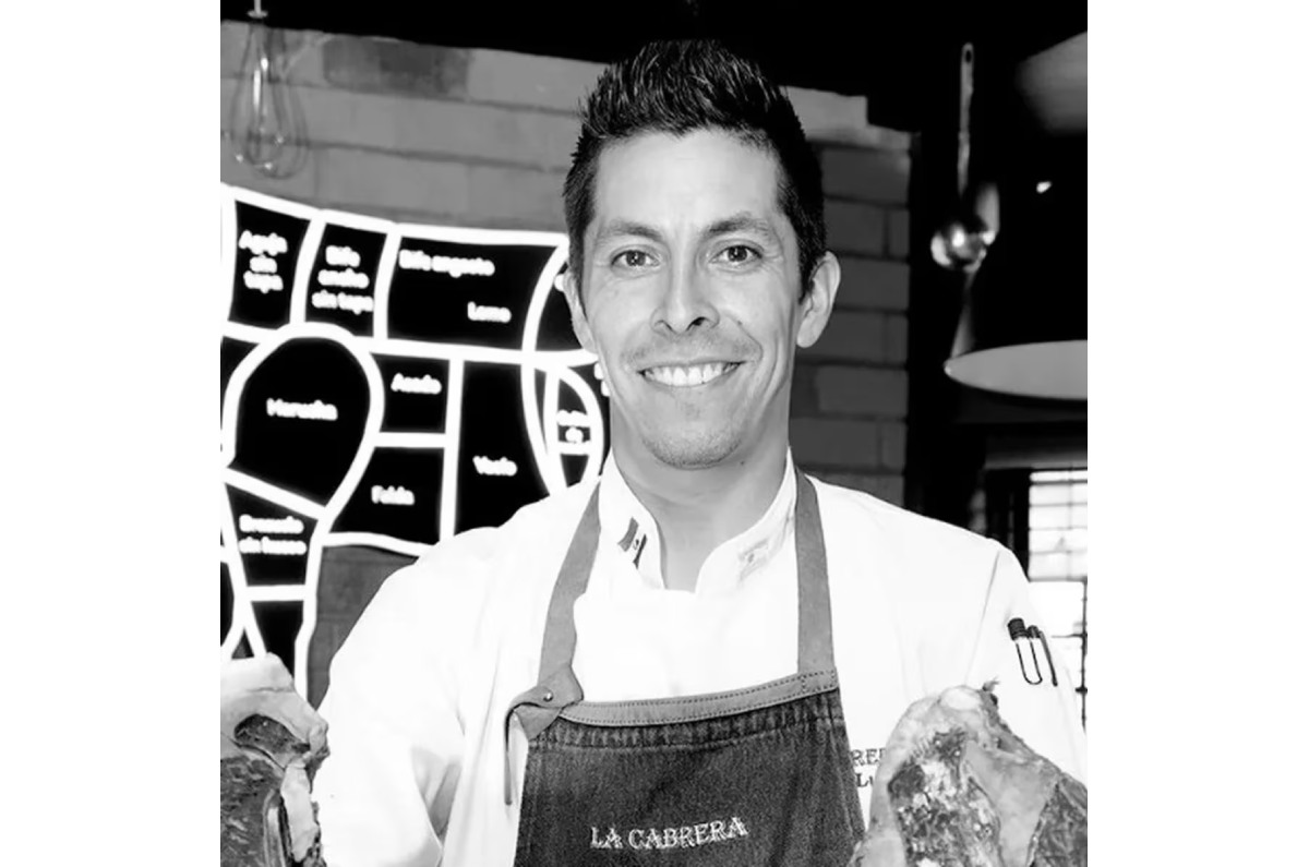 Muere Daniel Lugo Alvarado, famoso chef mexicano, tras sufrir un accidente vehicular. 