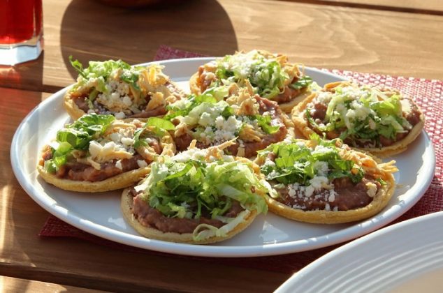 Cómo hacer sopes caseros con papa y chorizo