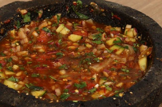 ¿Ya probaste la salsa de cueritos? Checa cómo se prepara