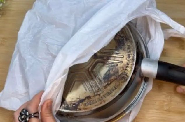 Beneficios de meter un sartén sucio en una bolsa de plástico