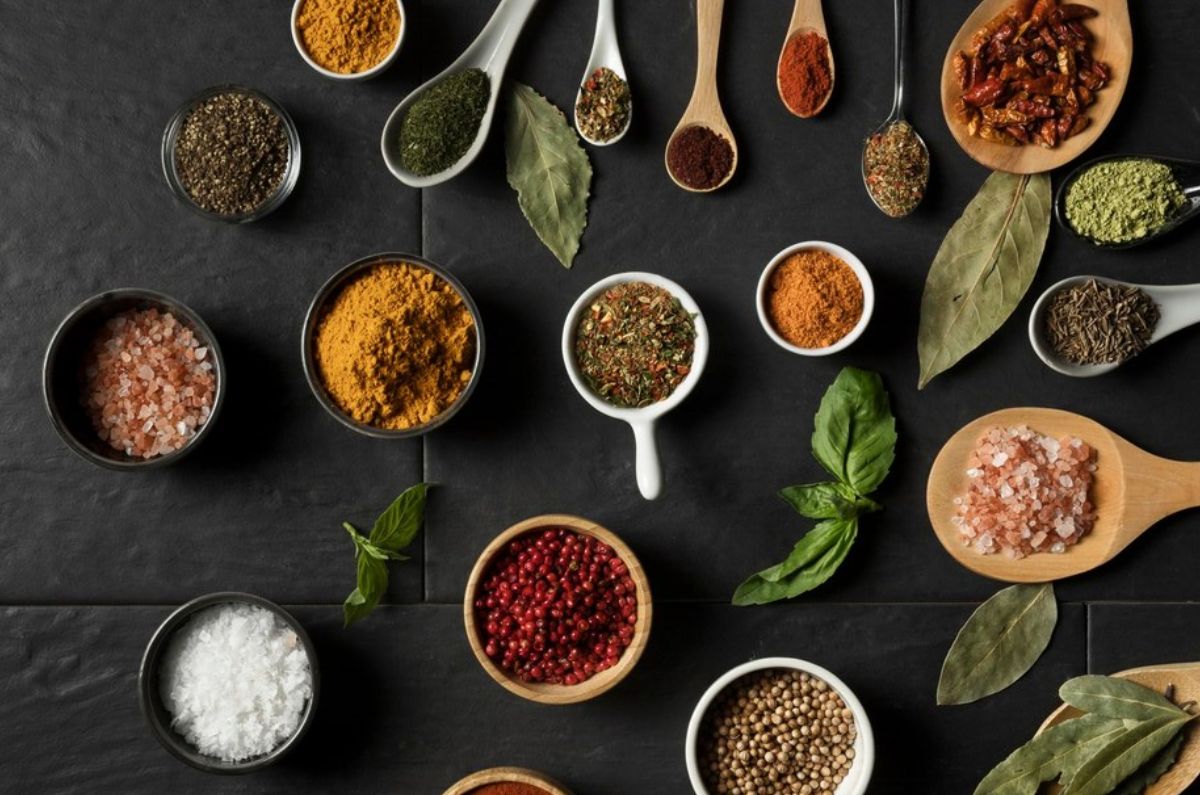 Estas son 10 especias básicas que no puede faltar en tu cocina