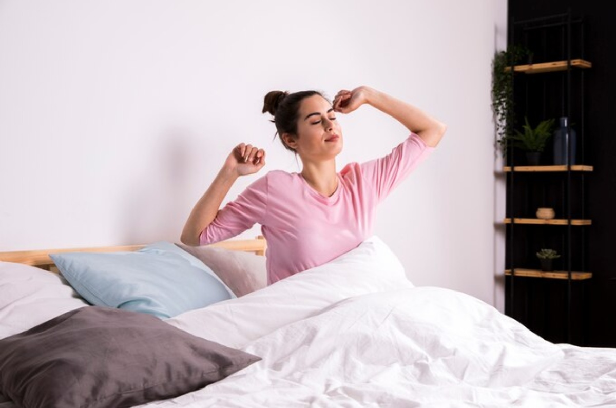 Estos son los mejores consejos para cuidar tu cabello mientras duermes