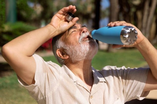 ¿Cómo saber que estoy deshidratado y adquirir el hábito de beber agua?