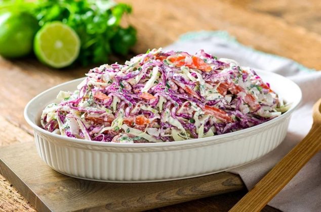 Ensalada de col morada cremosa, ¡en 15 minutos!