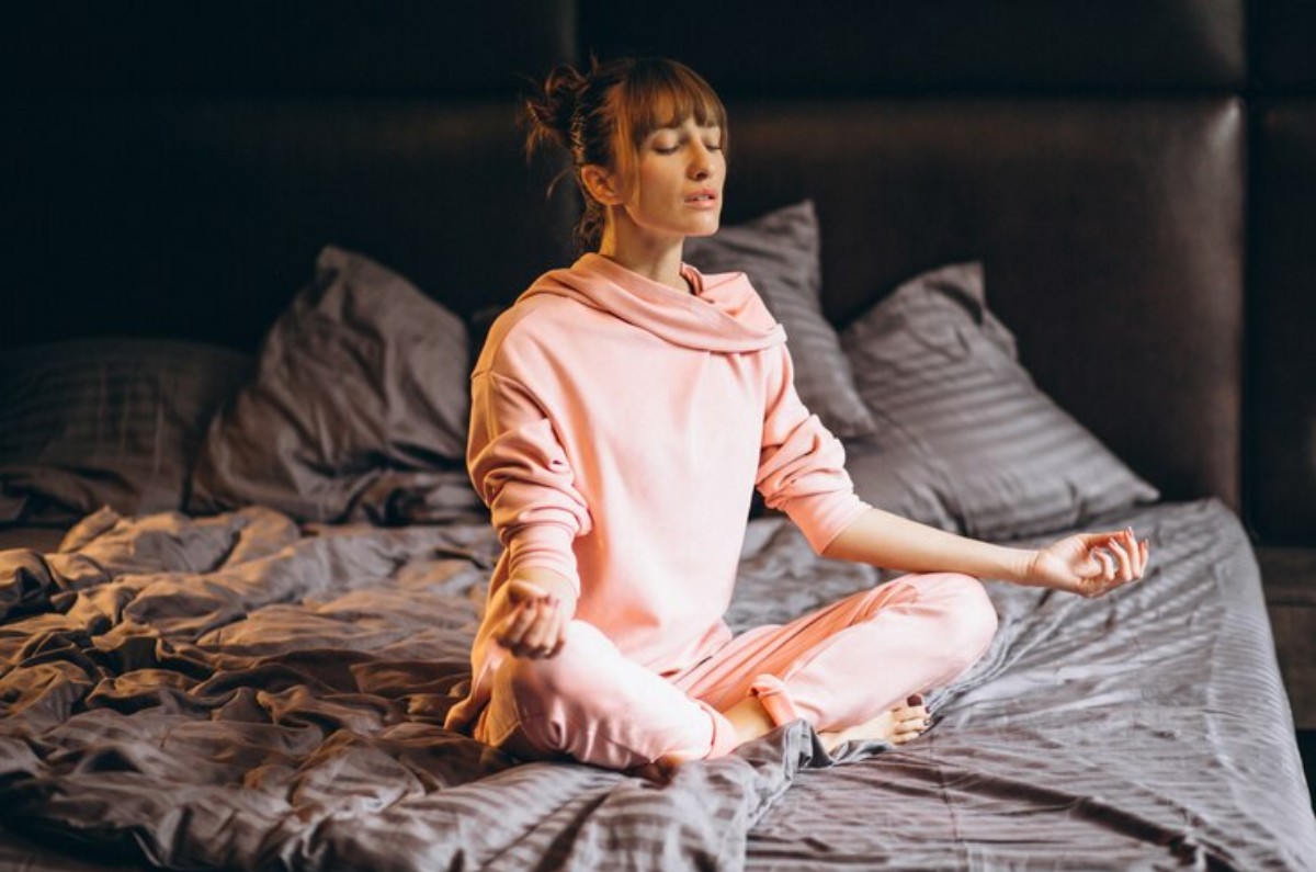 Meditar antes de dormir te hará despertar con más energía