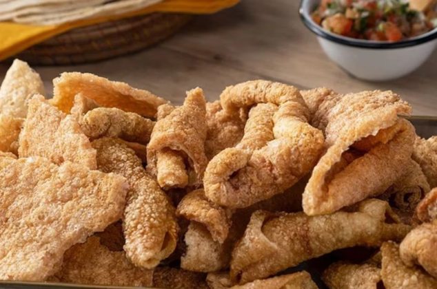 Las peores marcas de chicharrón de puerco (y son de plástico) según Profeco