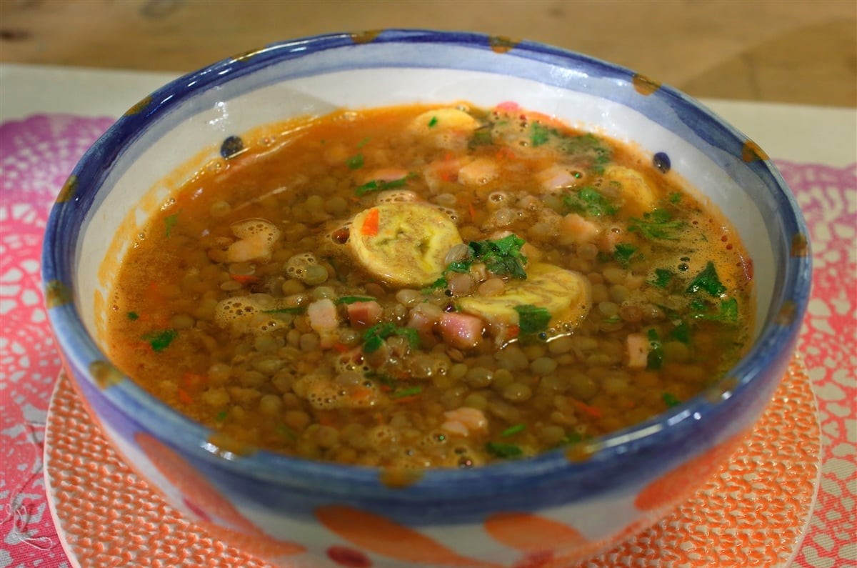 Deliciosa sopa de lentejas, receta fácil y tradicional