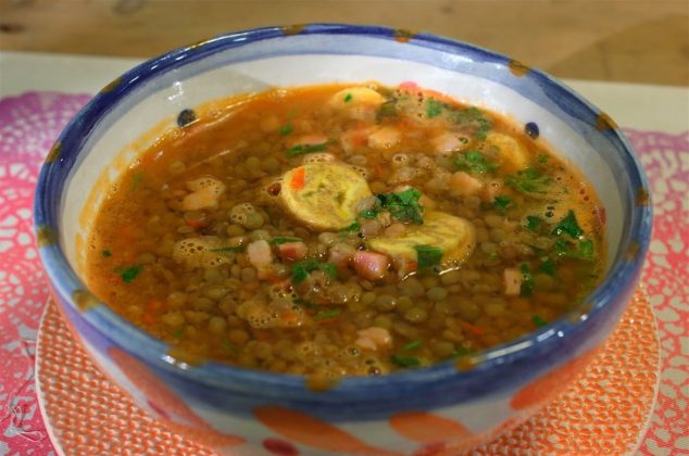 Deliciosa sopa de lentejas, receta fácil y tradicional