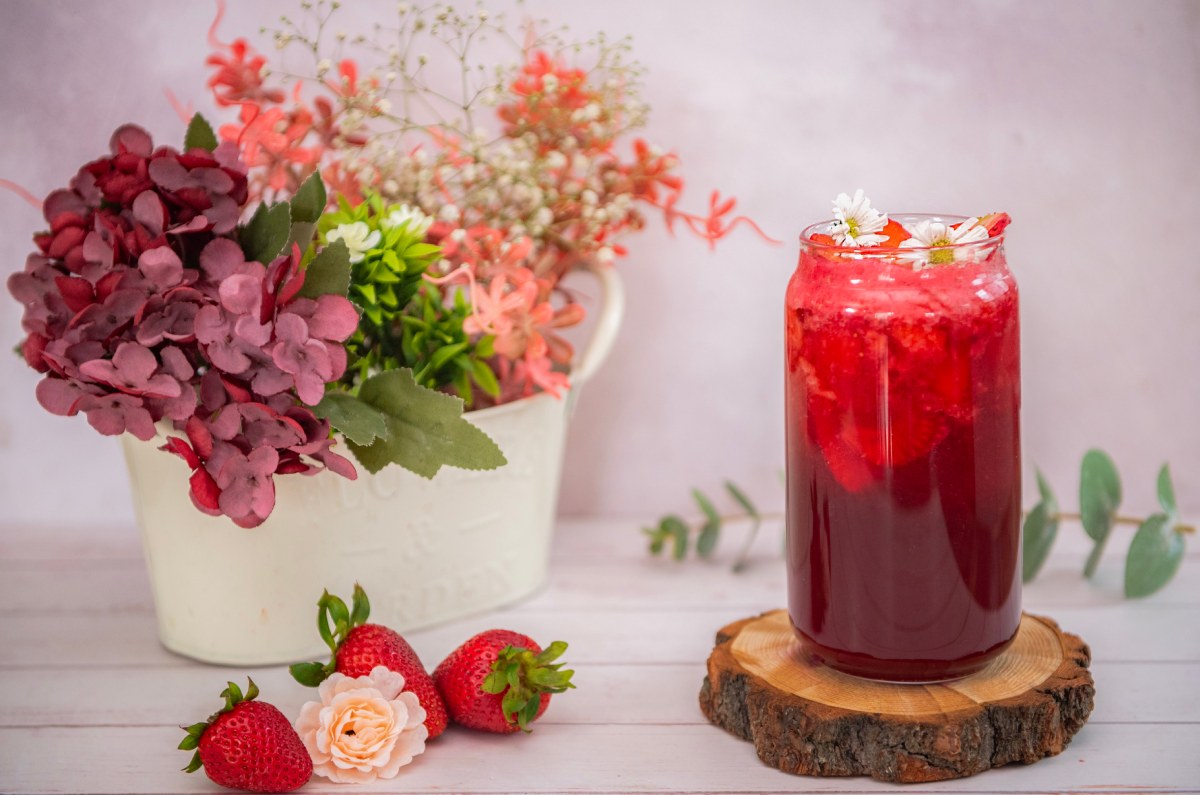 agua de jamaica con fresa