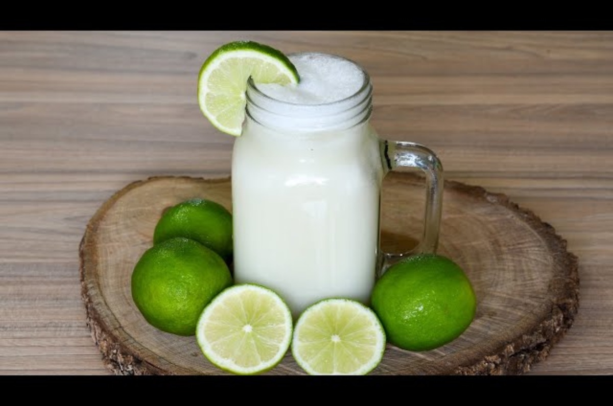 limonada con cáscara de limón