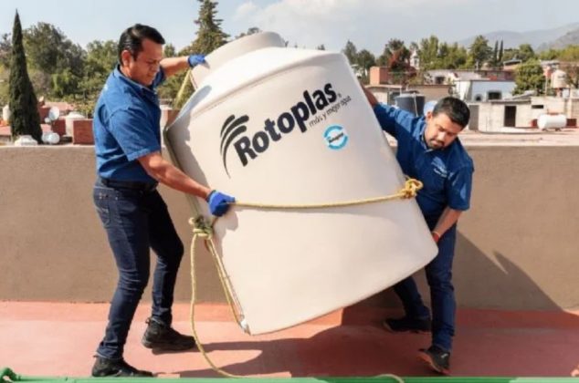 Regalan limpieza de tinacos de agua; así puedes pedir servicio a domicilio