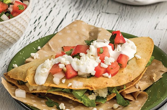 QUESADILLAS DE PAPA FRITAS CON PICO DE GALLO