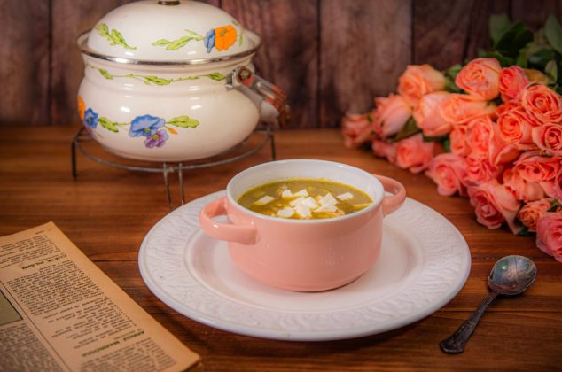 Prepara esta deliciosa sopa verde, receta completa y económica
