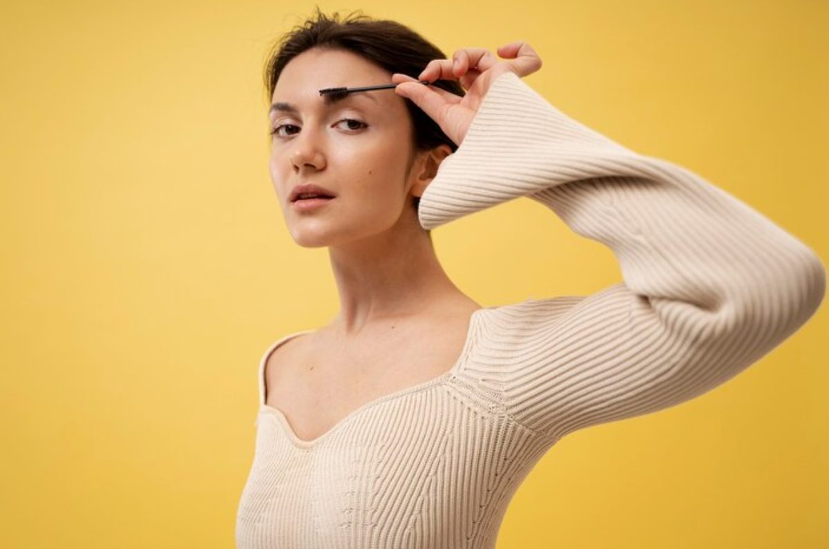 Aprende a hacer un suero de cejas casero, goza de unas cejas fuerte y sanas