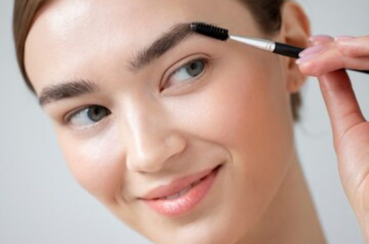 El mejor suero de cejas para fortalecer y dejarlas radiantes.