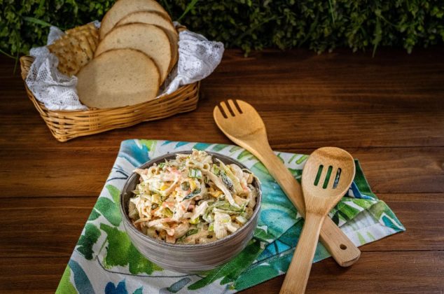 Haz esta deliciosa ensalada de pollo ¡Por menos de $100!