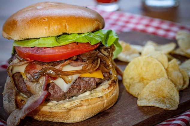 Cómo hacer hamburguesa con cebolla caramelizada