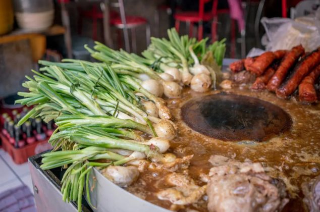 El secreto de los taqueros para que el suadero quede suave y rico para los tacos