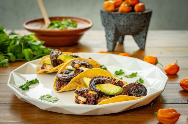 Aprende cómo hacer deliciosos tacos de pulpo zarandeado