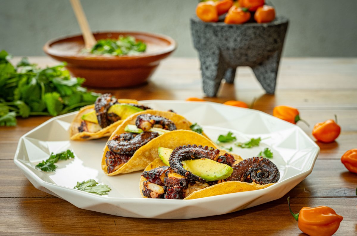 tacos de pulpo zarandeado