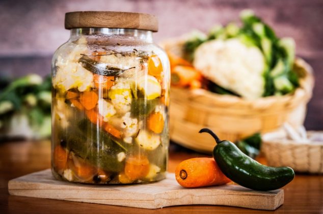 Chiles en escabeche, ideal para vender o consumo en casa