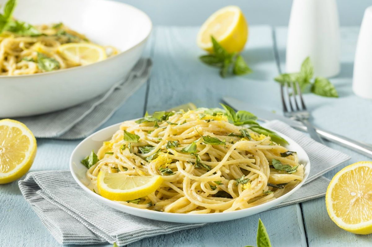 Espagueti al limón con parmesano