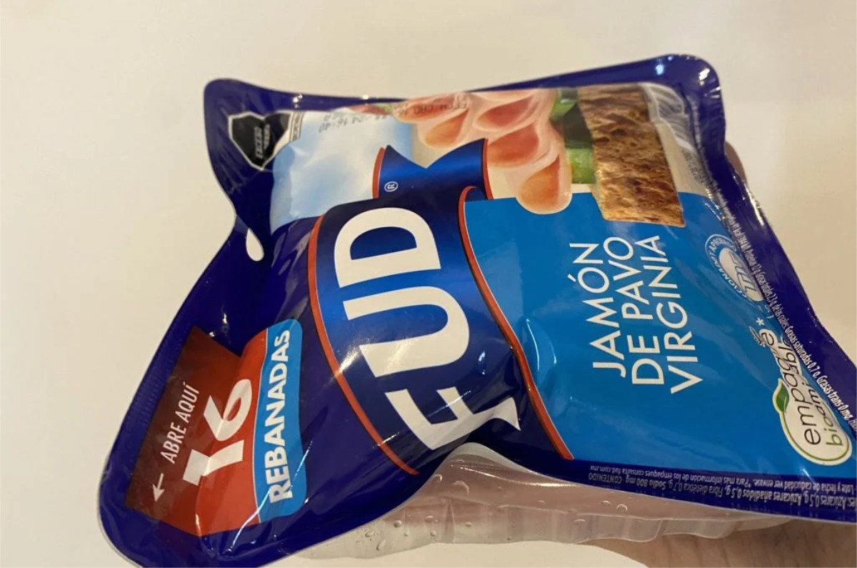 paquete de jamón inflado