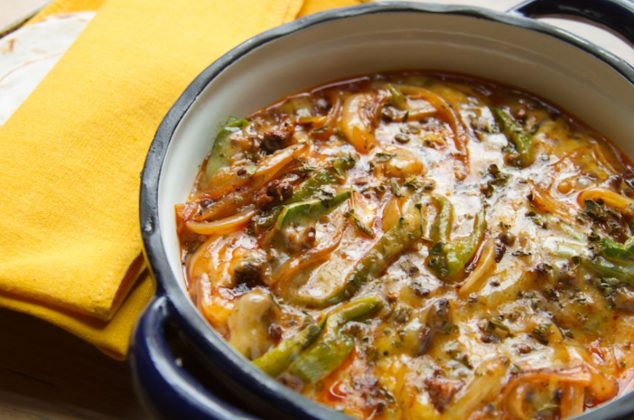 Receta de queso fundido con rajas y longaniza