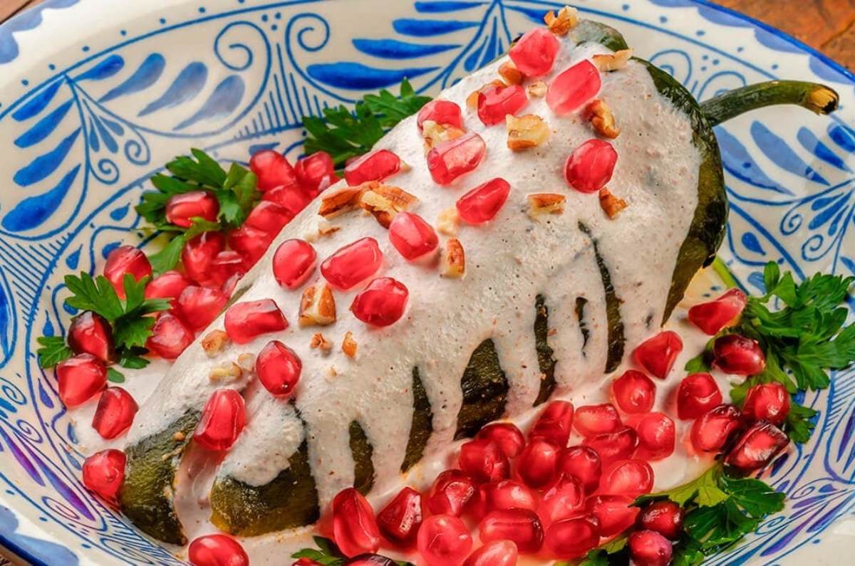 chiles en nogada