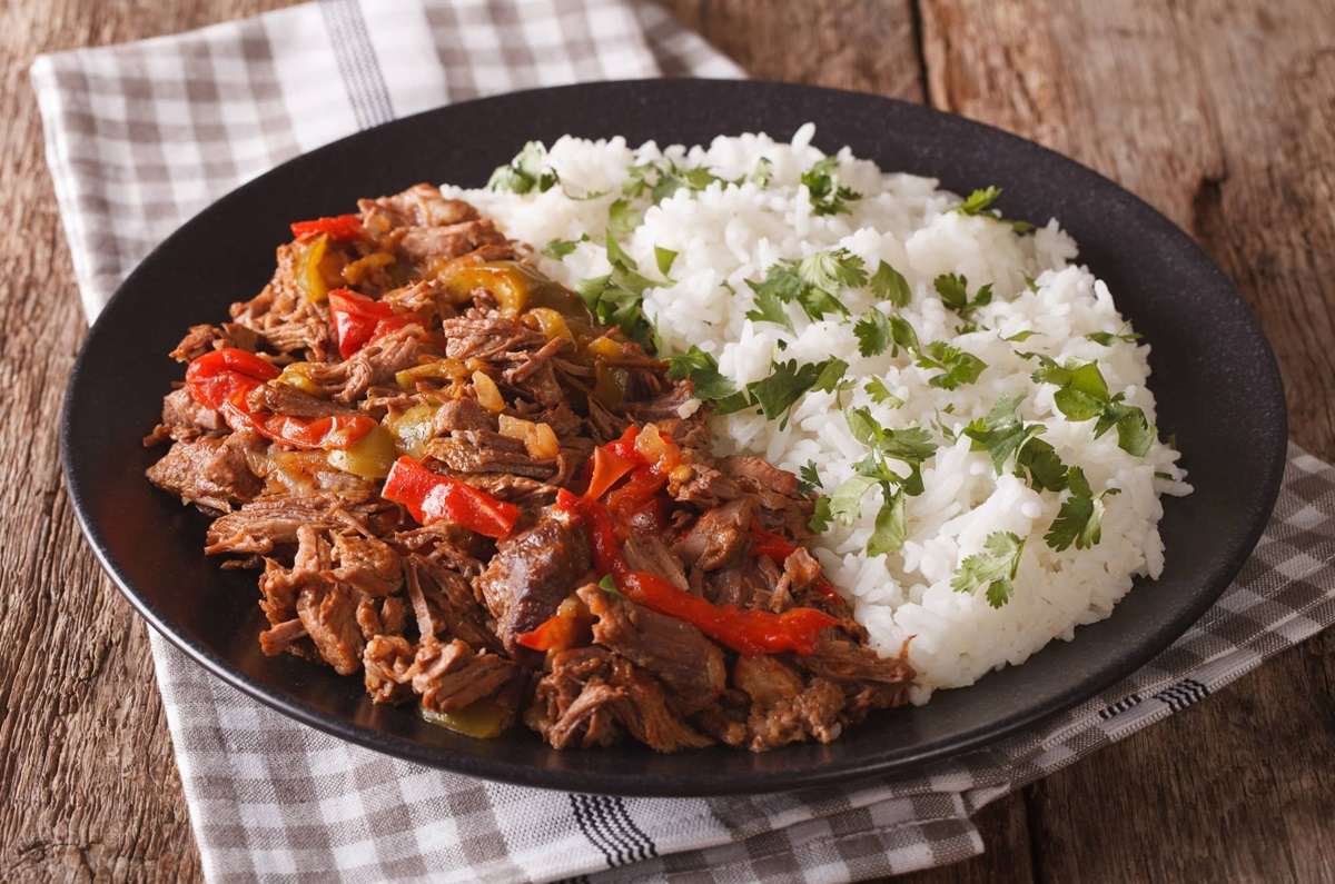 Ropa vieja de carne de res