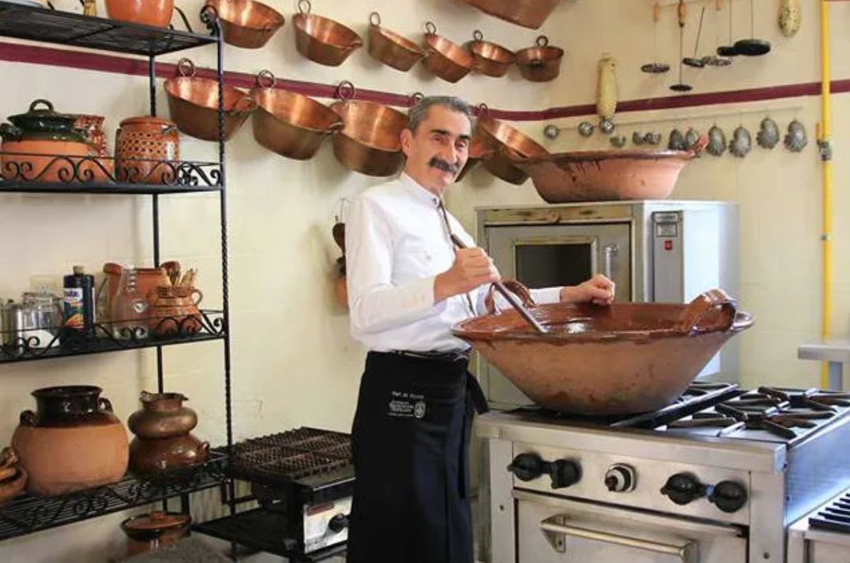 cómo curar una olla de barro