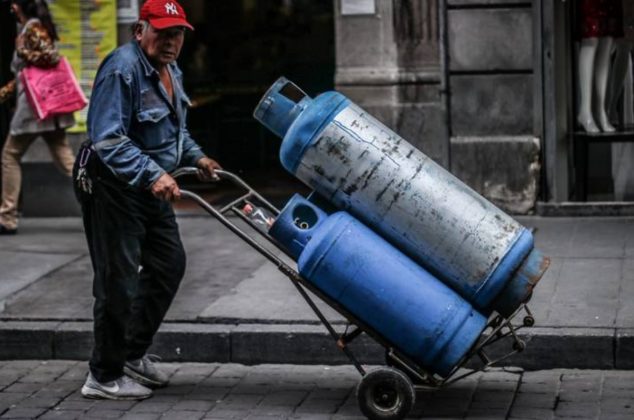 Estas son las peores prácticas con un tanque de gas LP que ponen en peligro tu casa