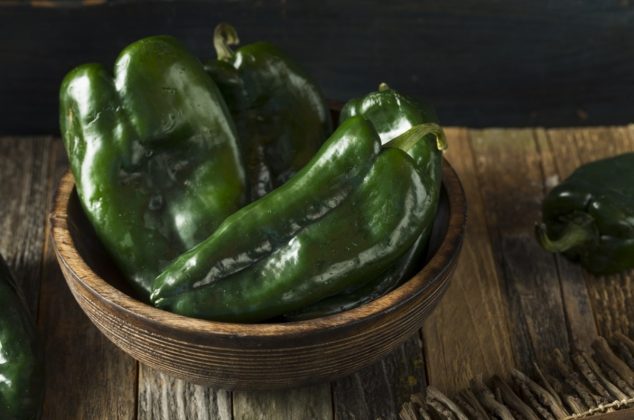 Aprende cómo distinguir chiles poblanos mexicanos de los chinos, trucos sencillos