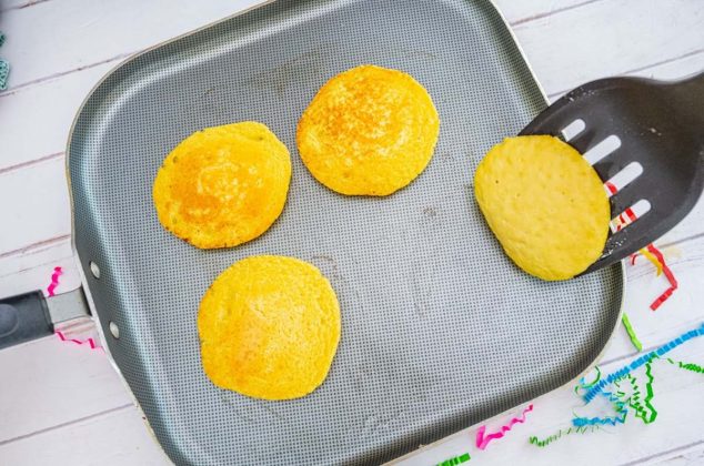 Cómo hacer hot cakes de elote ¡En menos de 10 minutos!