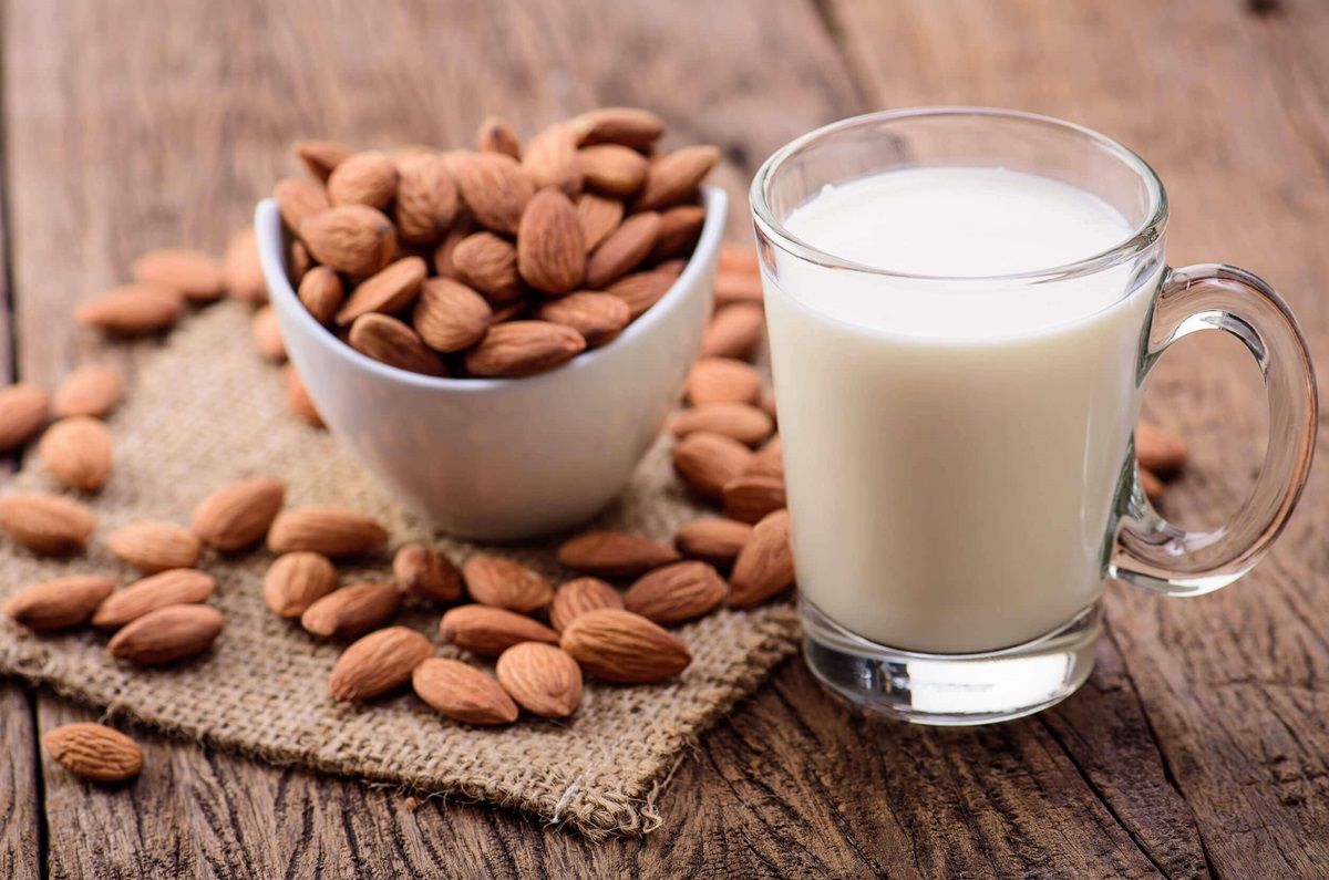 Las peores marcas de leche de almendras