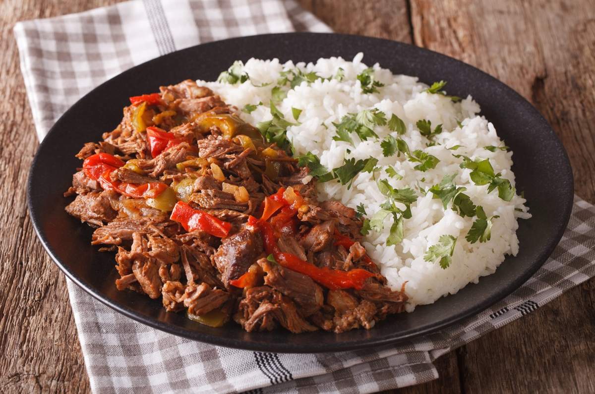 Ropa vieja de carne de res