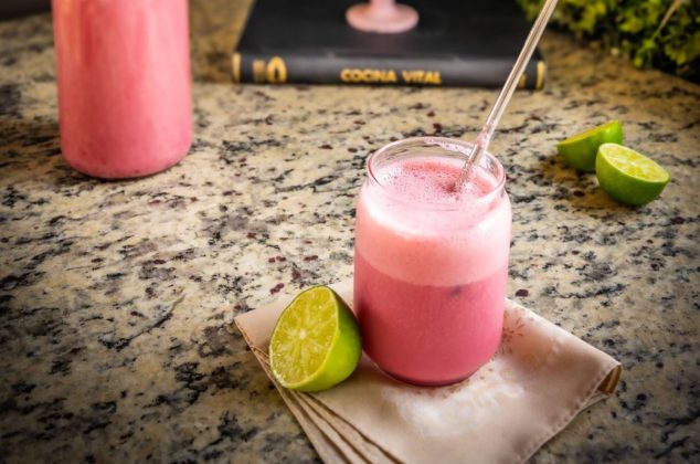 Cómo hacer agua de limón con moras ¡En 15 minutos!