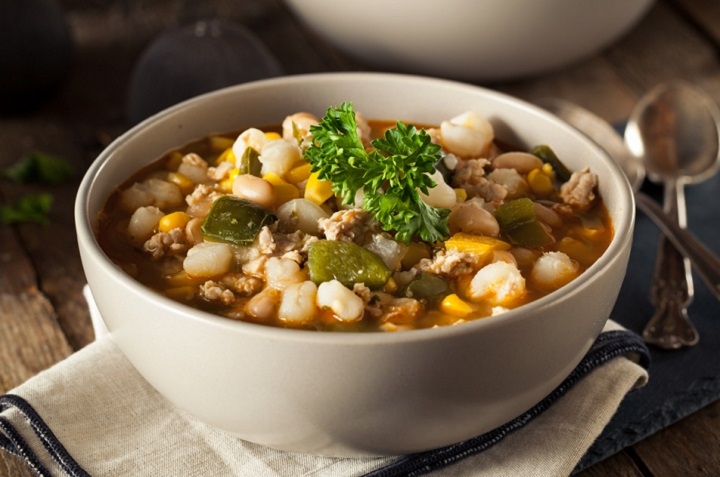 Cómo preparar delicioso caldo de gallina pinta estilo Sonora