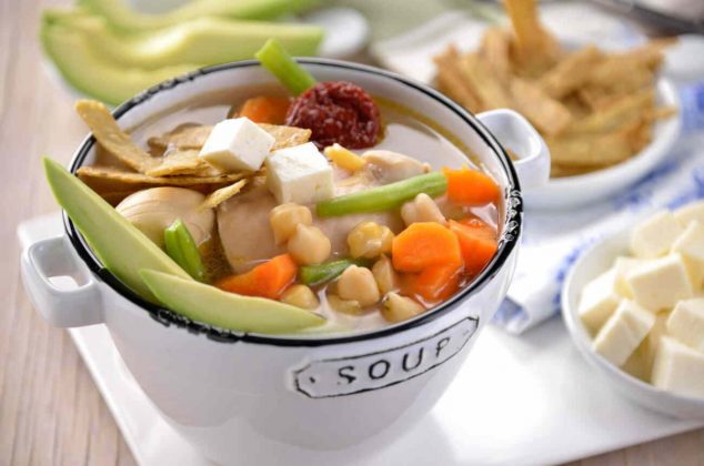 Receta original de caldo tlalpeño