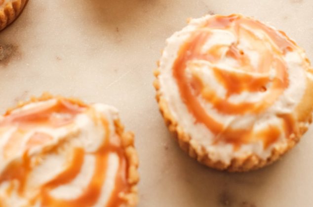 Receta de mini cheesecake de rol de canela, postres para Otoño