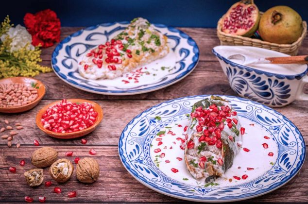 2. Puebla: Chiles en Nogada