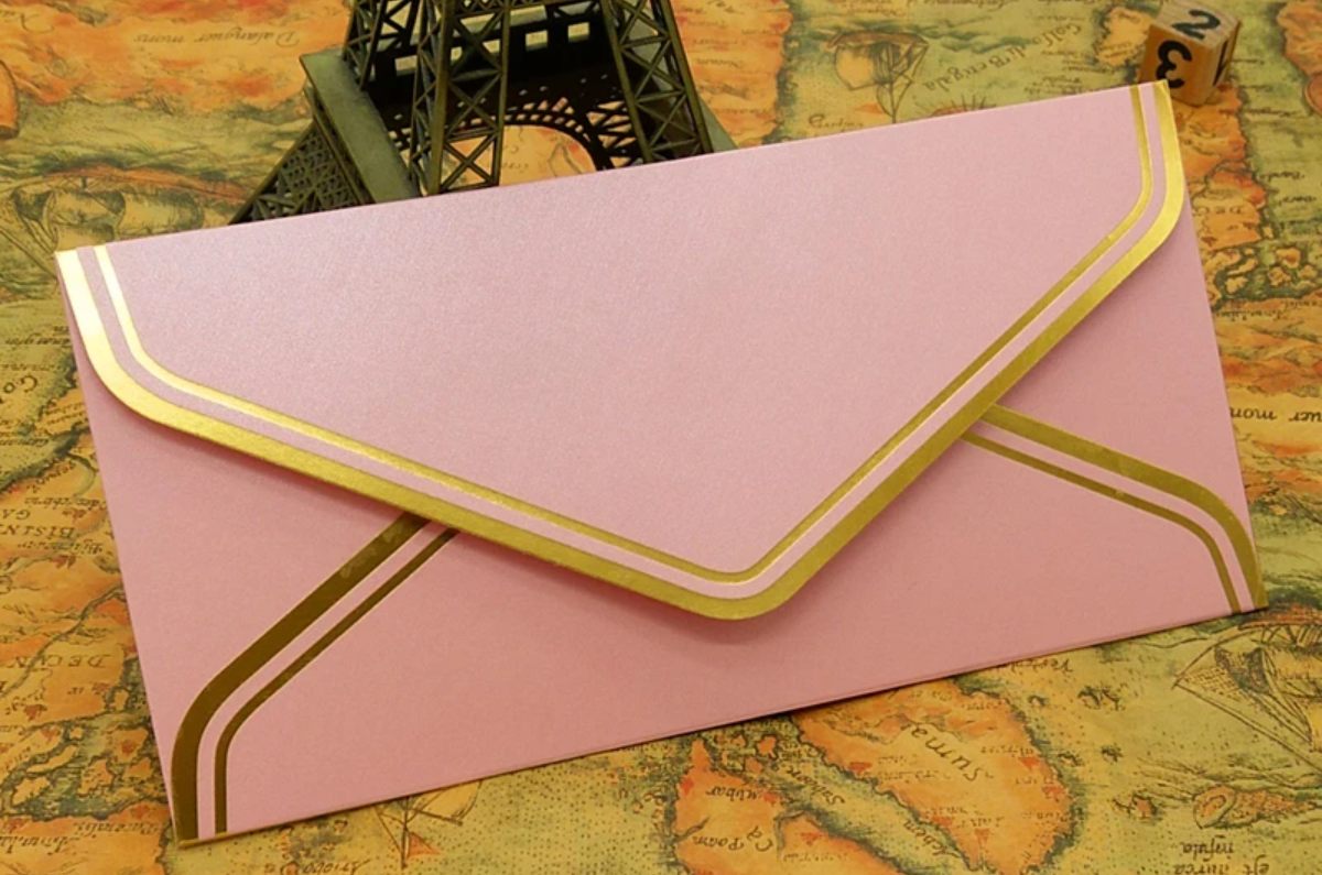 Abrir y sellar sobres 