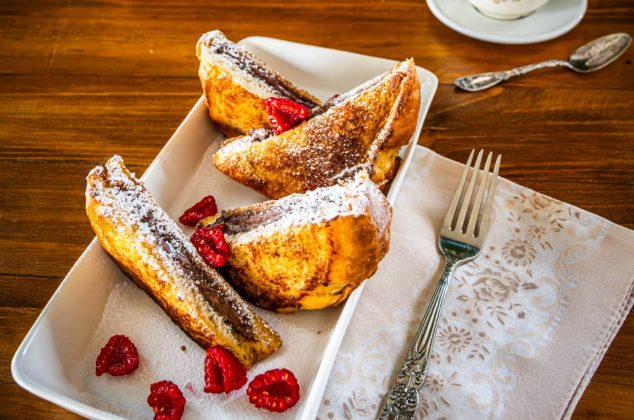 Pan francés relleno de chocolate, la receta ideal para iniciar el día