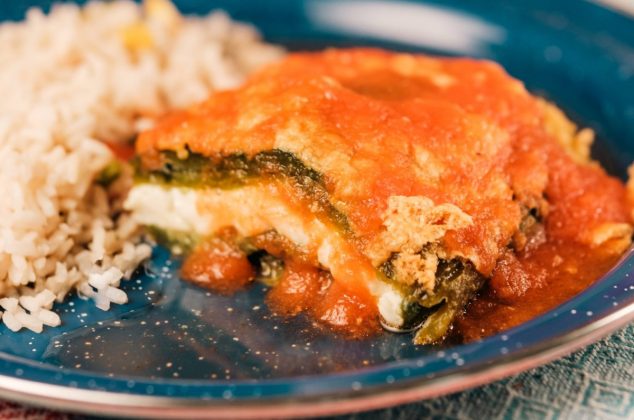 Cómo hacer pastel de chile relleno ¡En 5 sencillos pasos!