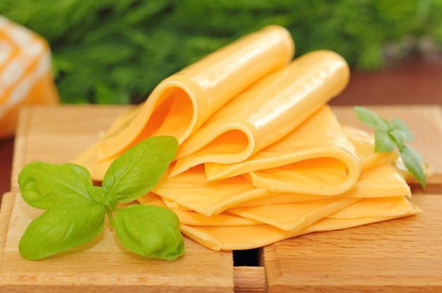 Estas son las marcas de queso amarillo más engañosas del mercado, según Profeco
