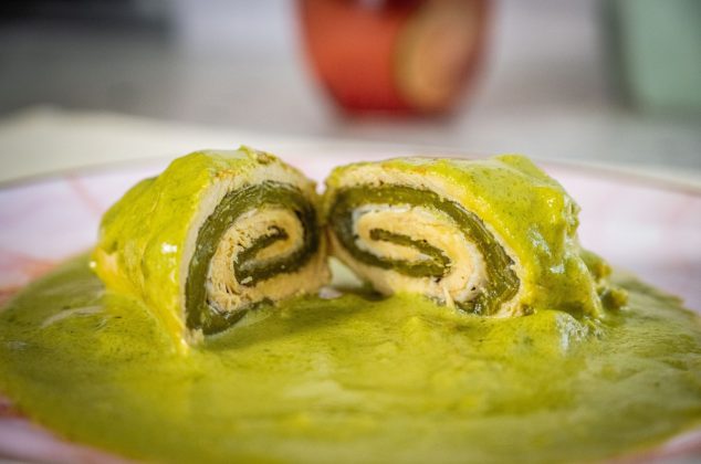 ¡Saludables! Rollitos de pollo rellenos de nopal y queso panela