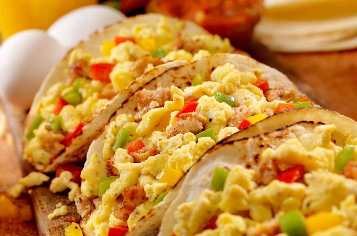 Tacos de huevo con nopales