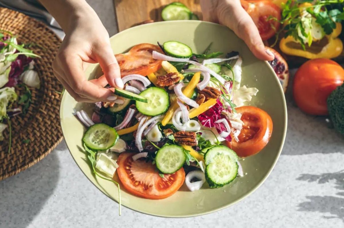 Los 5 alimentos que ayudan a combatir el cáncer, según experto en oncología