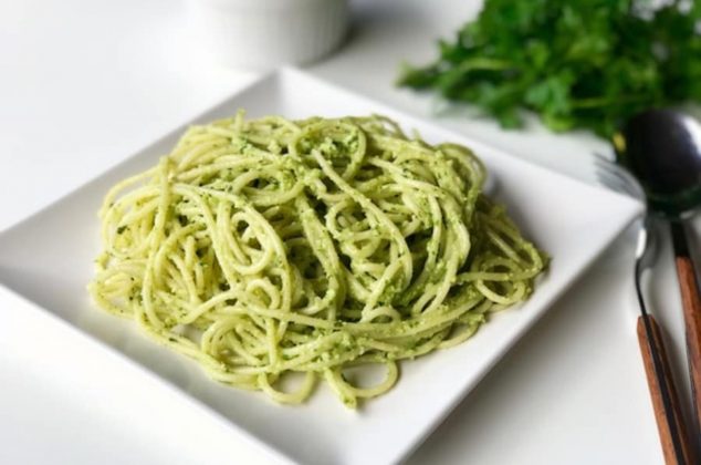 Espagueti al perejil, receta fácil y deliciosa