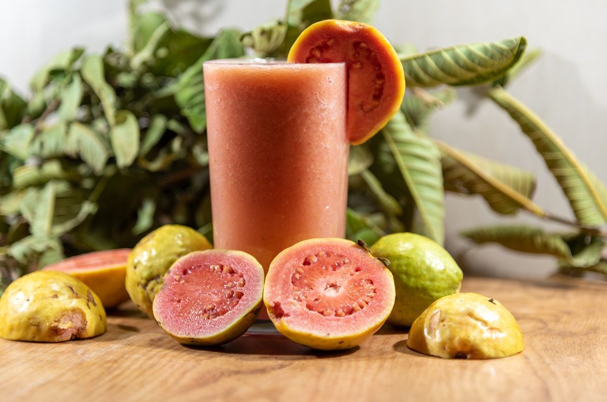 Este licuado de guayaba te ayudará a tener una piel sana y hermosa